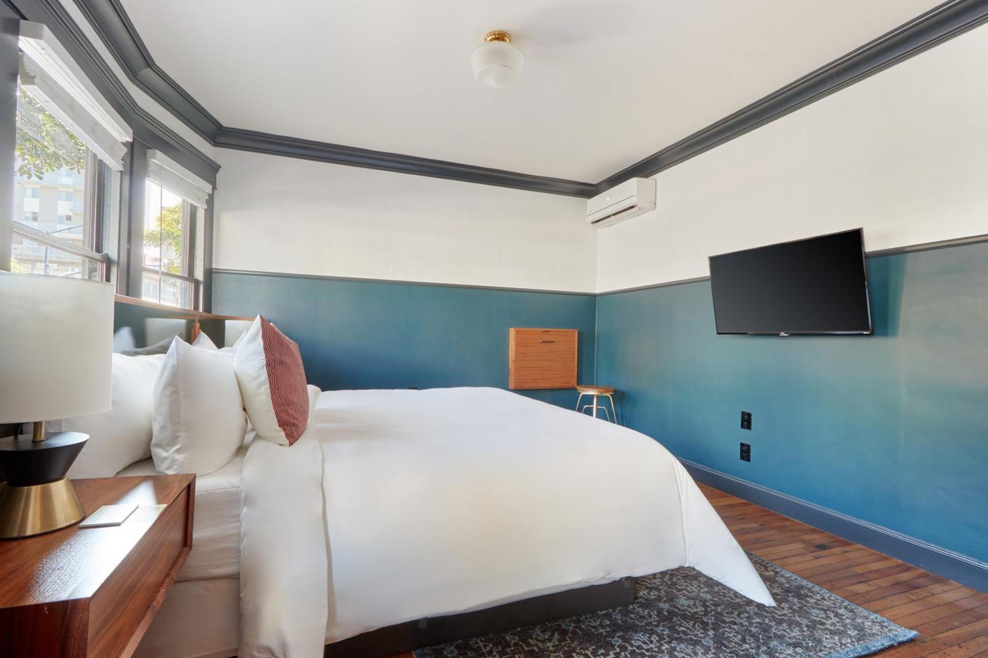 The Davis Downtown Hotel